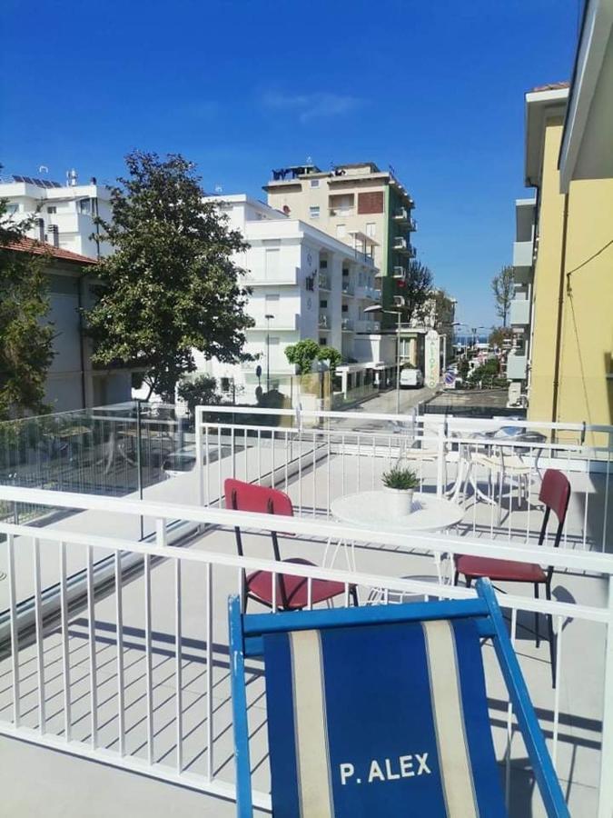 Hotel Alex Rimini Bagian luar foto